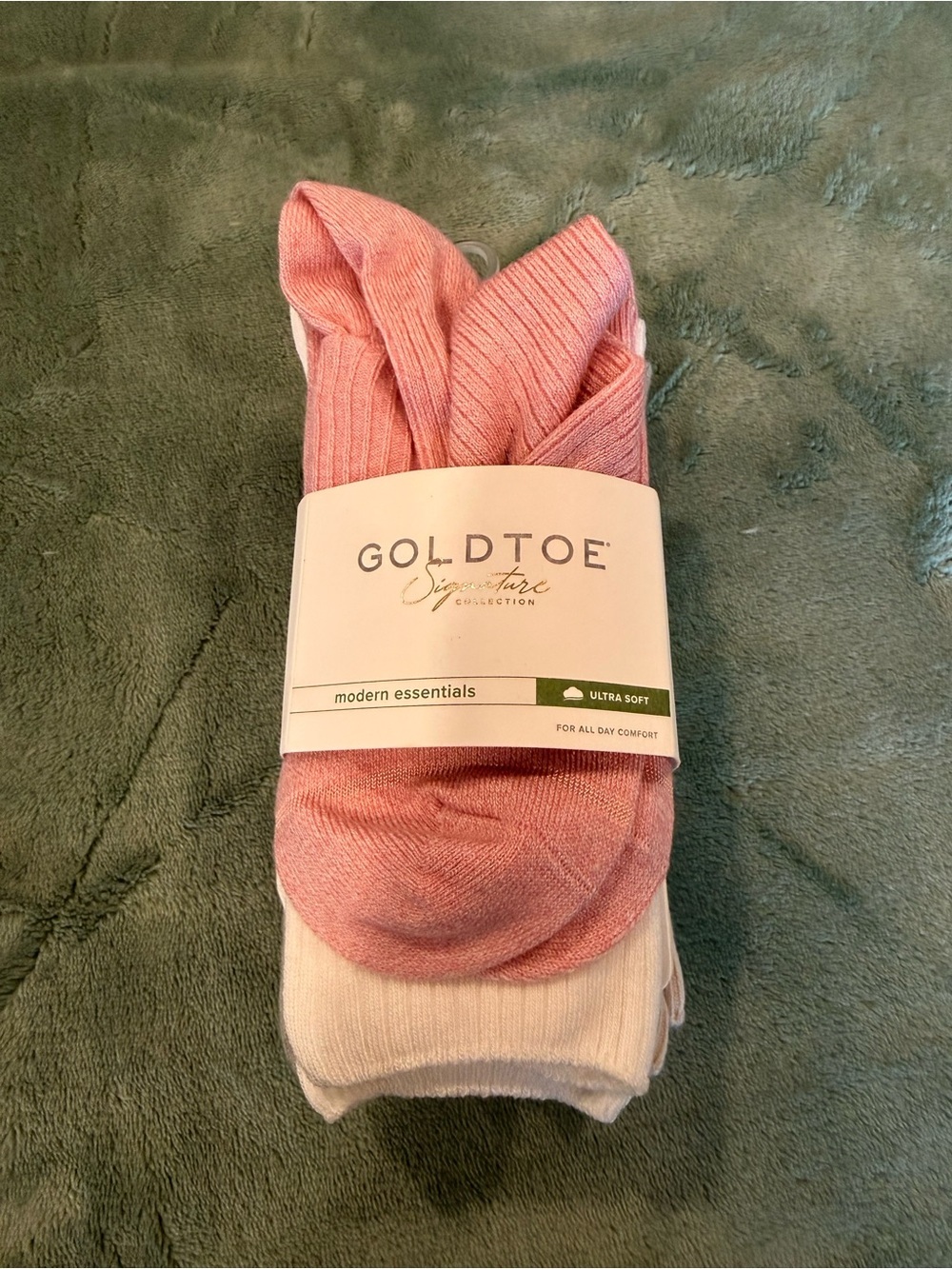 Gold Toe womens Casual Ribbed Socks in various colors size 6-9